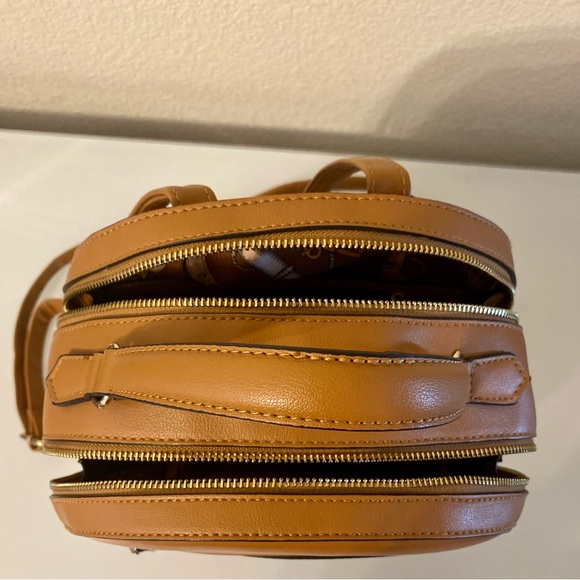 Small Backpack - Picture 5 of 5